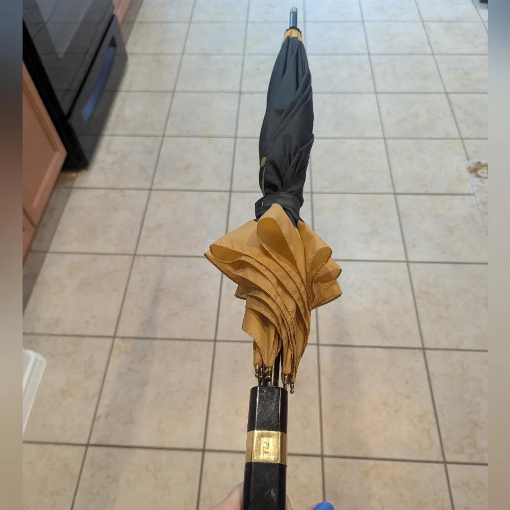 Vintage Fendi Umbrella - Picture 7 of 7